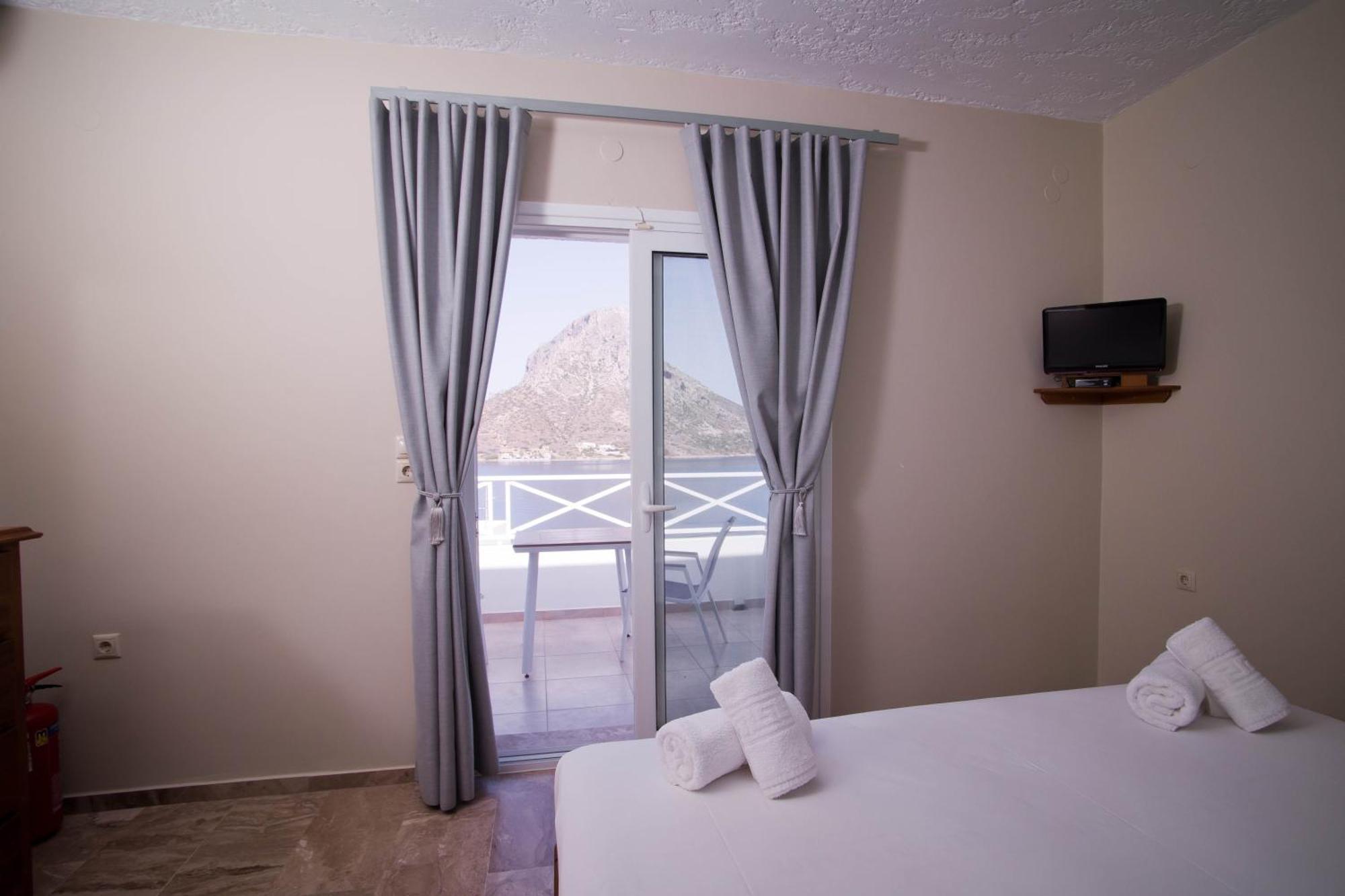 Acropolis Hotel マスーリー エクステリア 写真